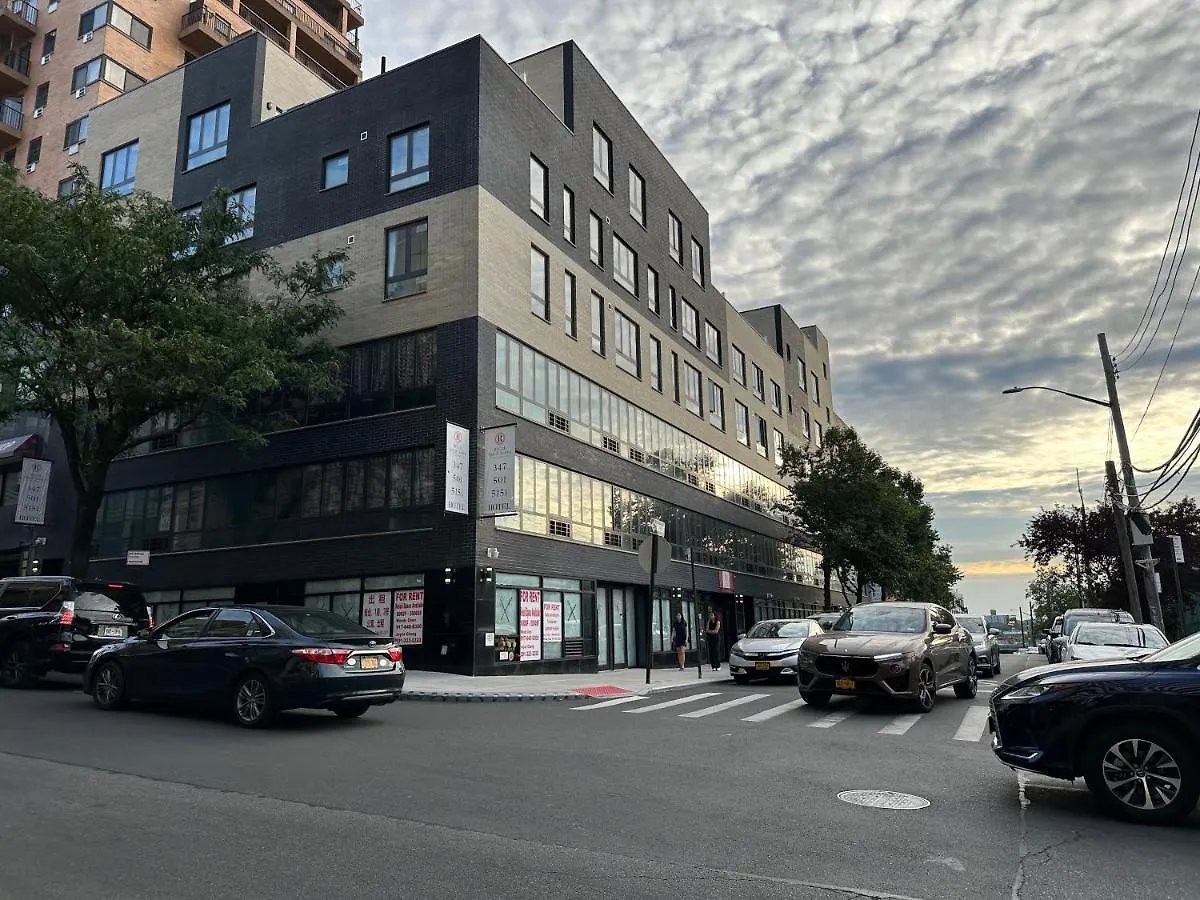 Regal Inn & Suites New York Laguardia Hotel
