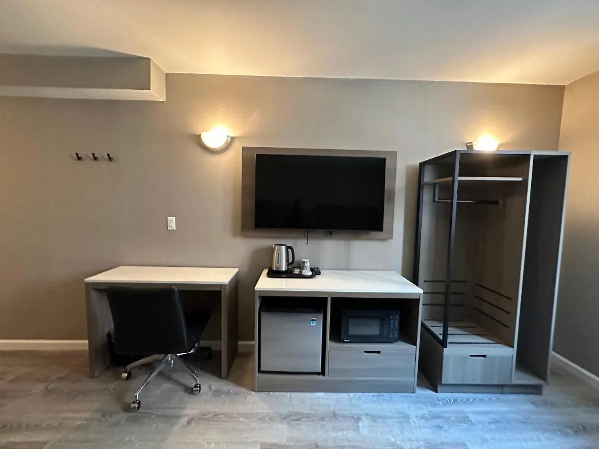 Regal Inn & Suites New York Laguardia Hotel