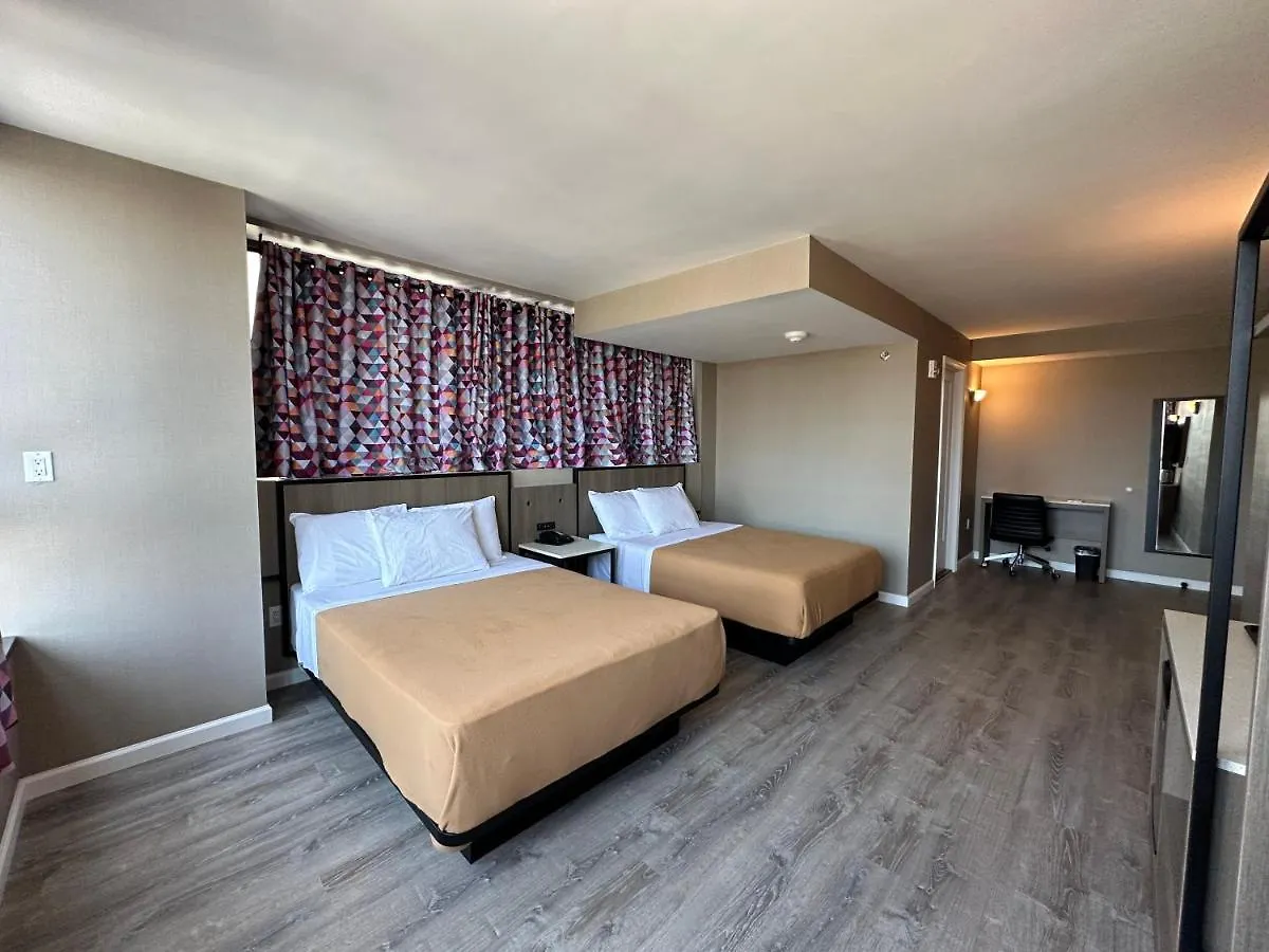 Regal Inn & Suites New York Laguardia Hotel 3*,