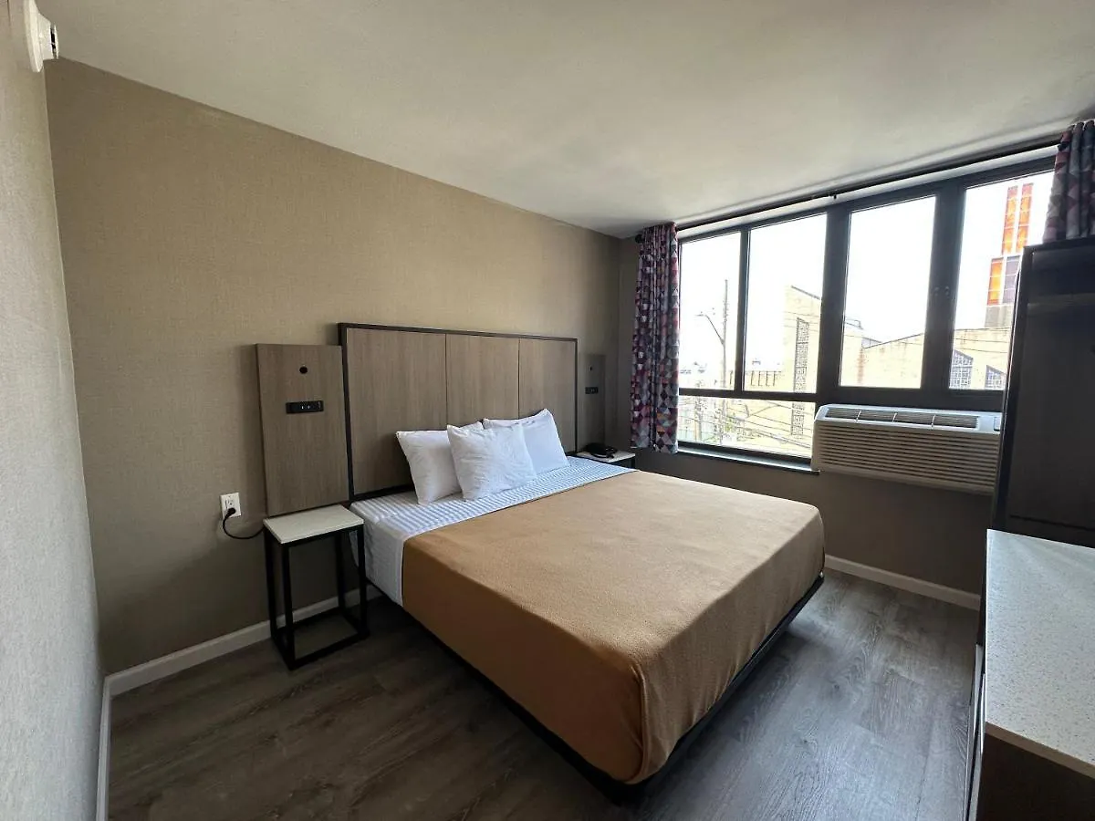 Regal Inn & Suites New York Laguardia Hotel